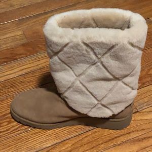 UGGs! Rare shearling, wedge short style UGGs.